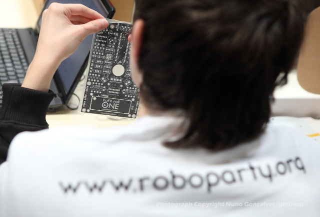 Thumbnail da galeria Roboparty